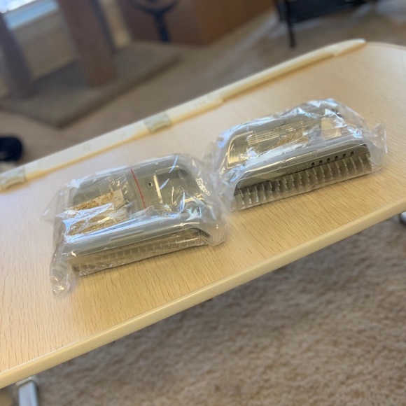 Cat Wall Corner Brushes (2 Pieces) Brand New Cat Supplies, Pet Grooming Products - Picture 8 of 9